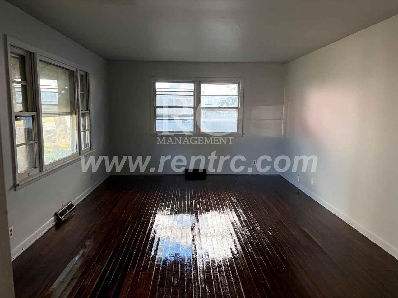603 Pixley St - Photo 4 of 9
