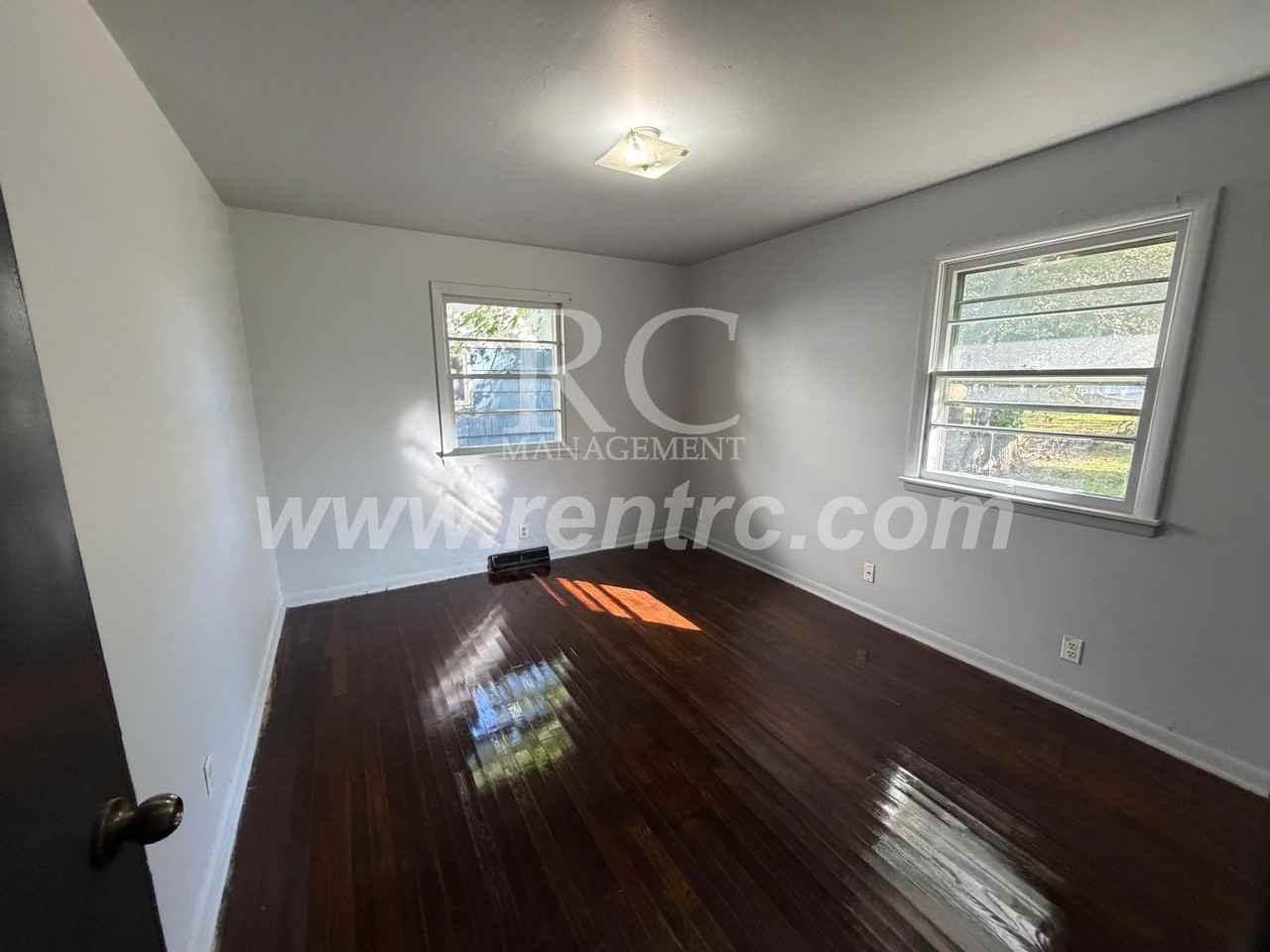603 Pixley St - Photo 6 of 9
