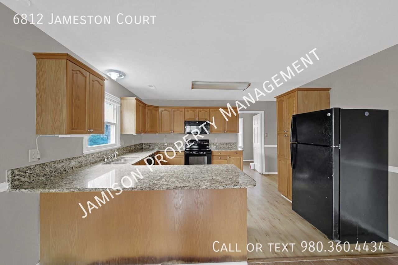 6812 Jameston Ct - Photo 7 of 27