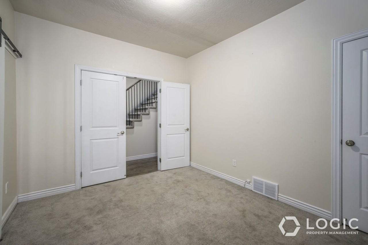 3887 S 1530 W - Photo 6 of 24