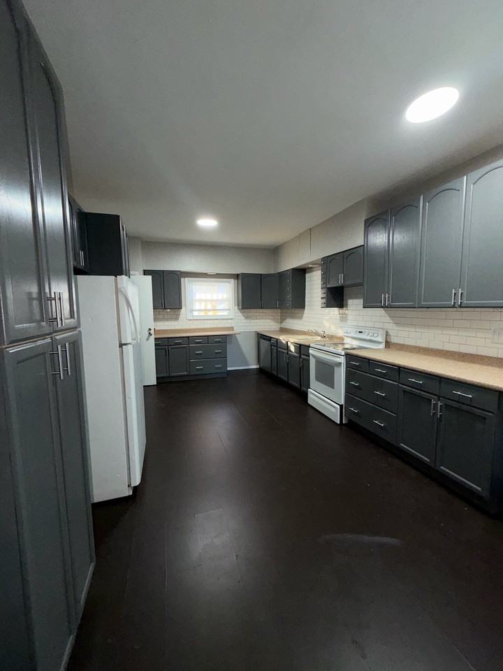 1607 Myott Ave #1 - Photo 3 of 8