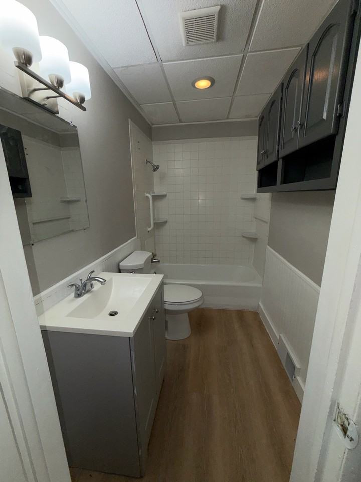 1607 Myott Ave #1 - Photo 5 of 8
