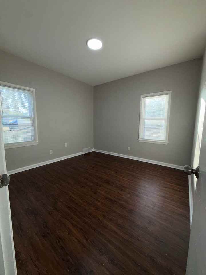1607 Myott Ave #1 - Photo 6 of 8