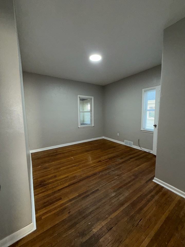 1607 Myott Ave #1 - Photo 7 of 8