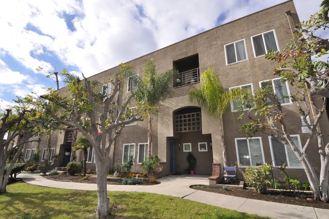 Morley St. Apartments - Photo 4 of 31
