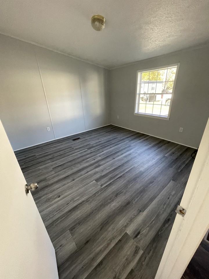 702 Solar Lane - Photo 4 of 12