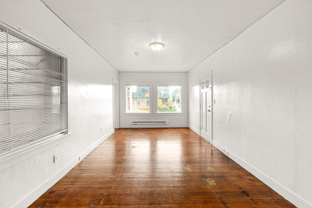 122 West Second Street - Photo 3 of 36