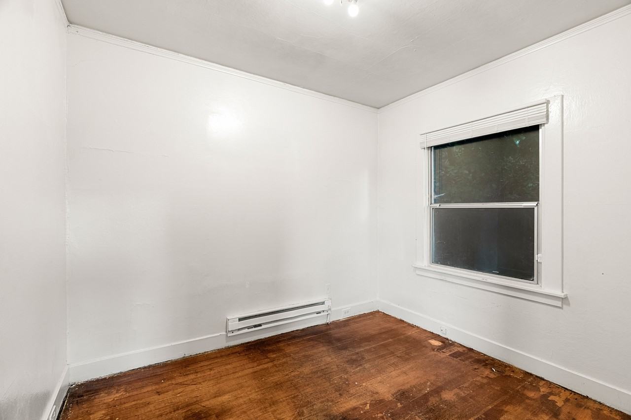 122 West Second Street - Photo 5 of 36