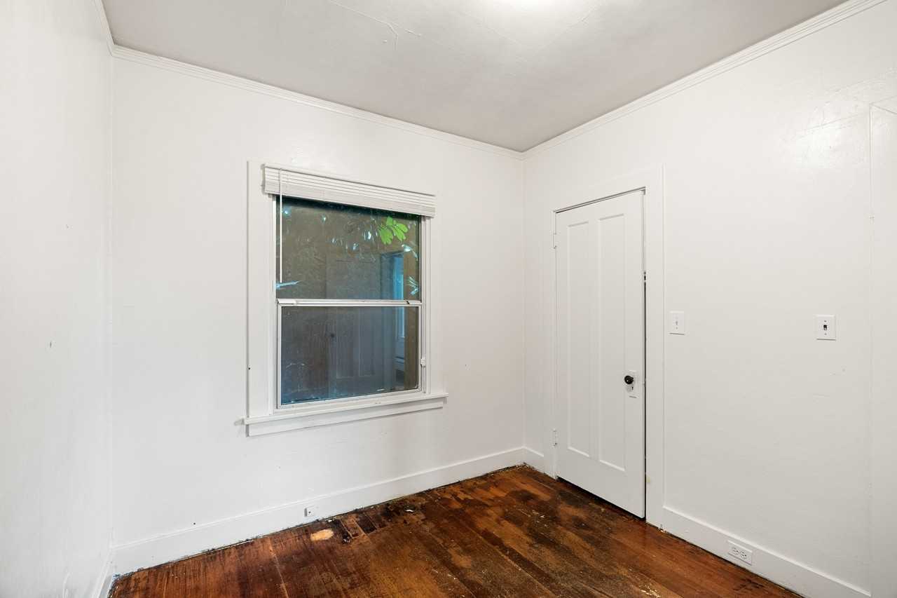 122 West Second Street - Photo 6 of 36
