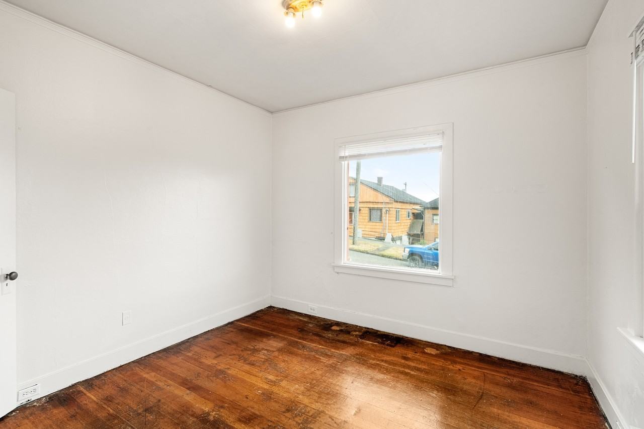 122 West Second Street - Photo 7 of 36