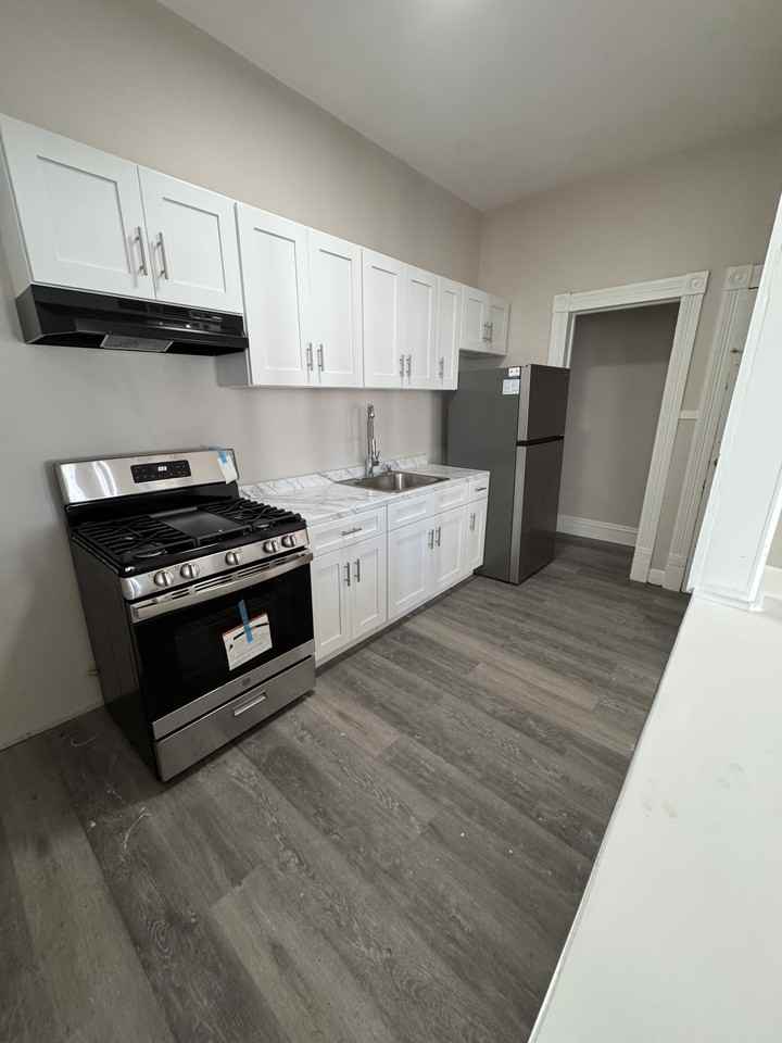 81-83 Dana Street - Photo 6 of 10