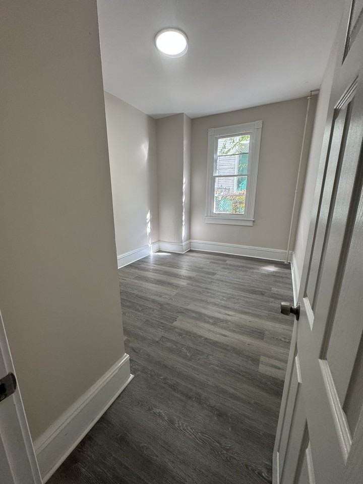 81-83 Dana Street - Photo 7 of 10