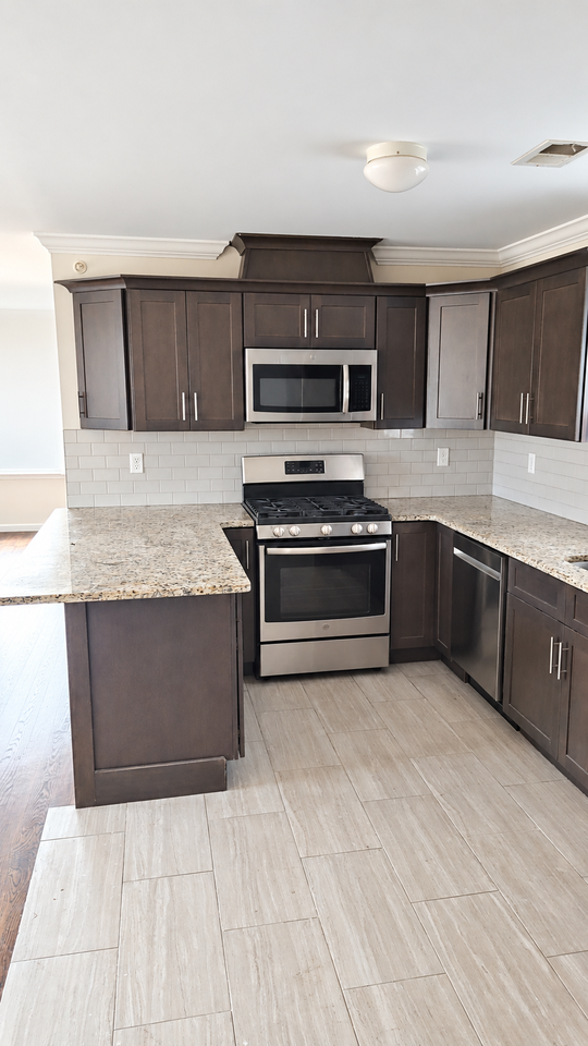25 Amity Street - Photo 2 of 32