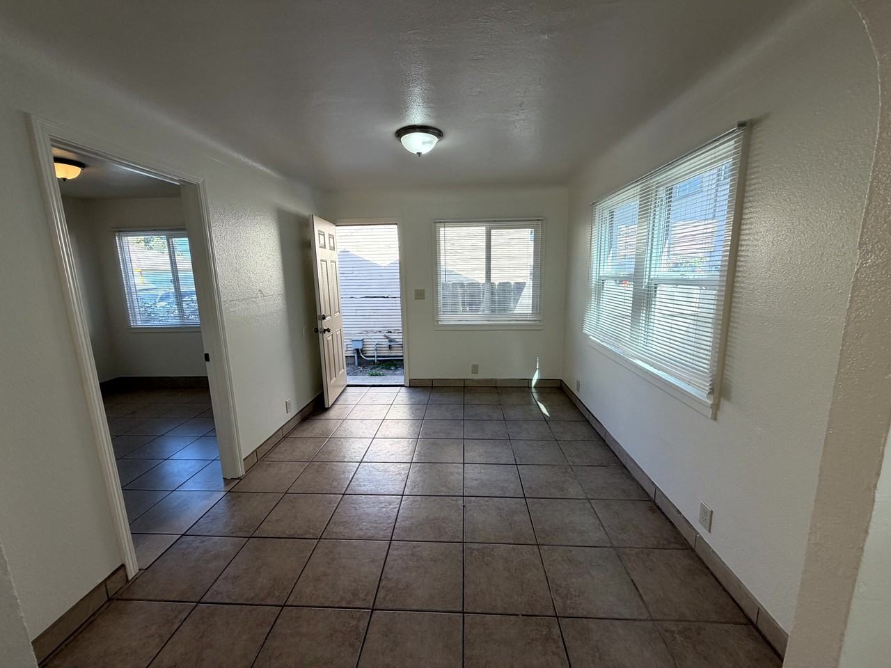 906 Del Monte Avenue - Photo 3 of 20