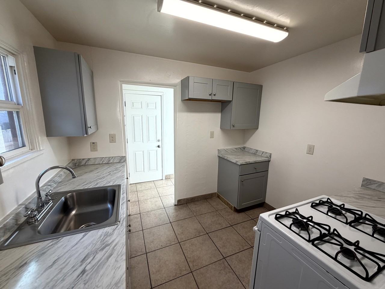 906 Del Monte Avenue - Photo 7 of 20
