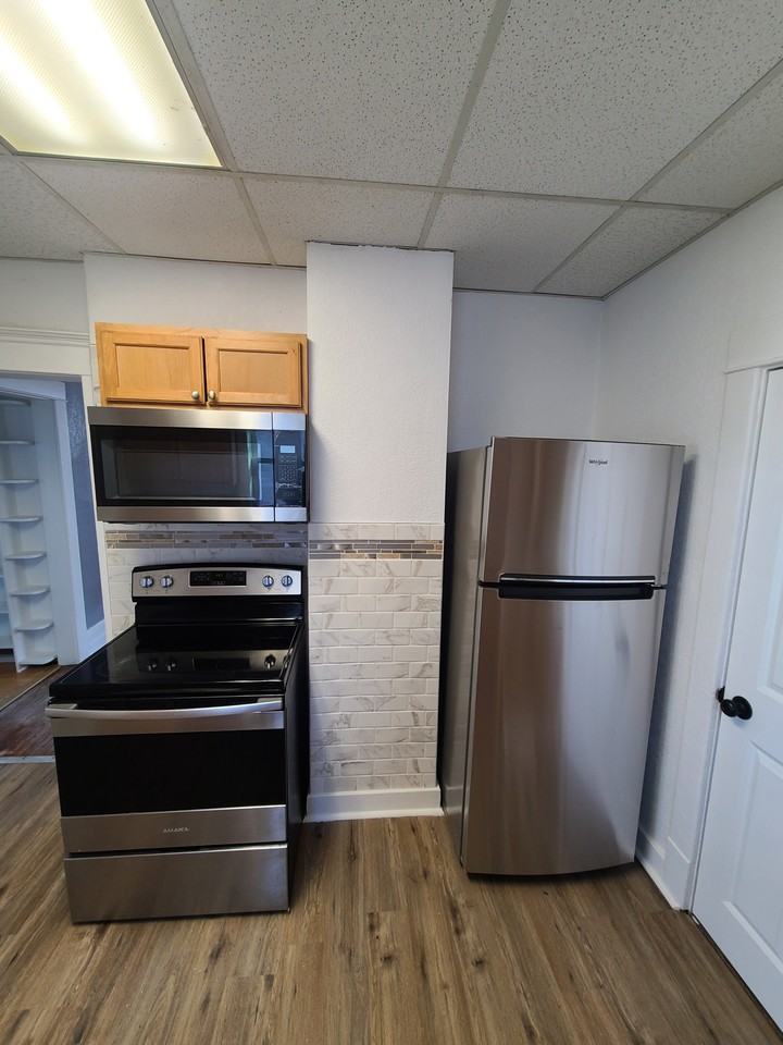 429 Baltimore St #1 - Photo 5 of 16