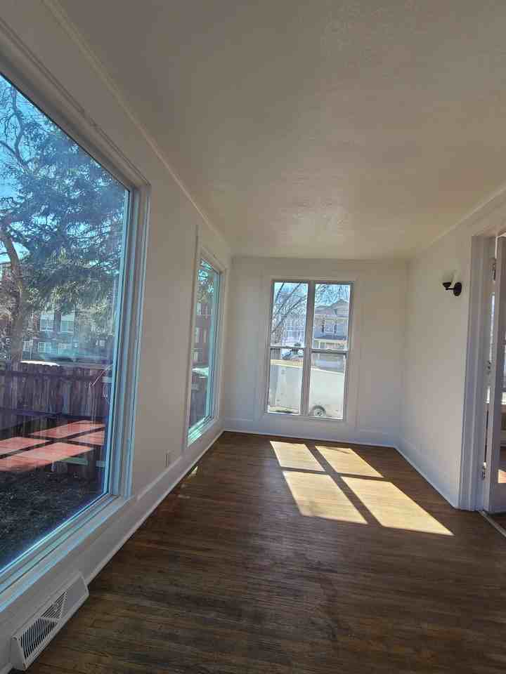 429 Baltimore St #1 - Photo 6 of 16