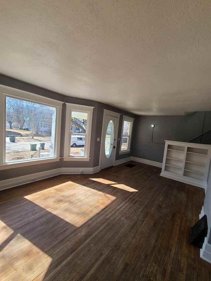 429 Baltimore St #1 - Photo 7 of 16