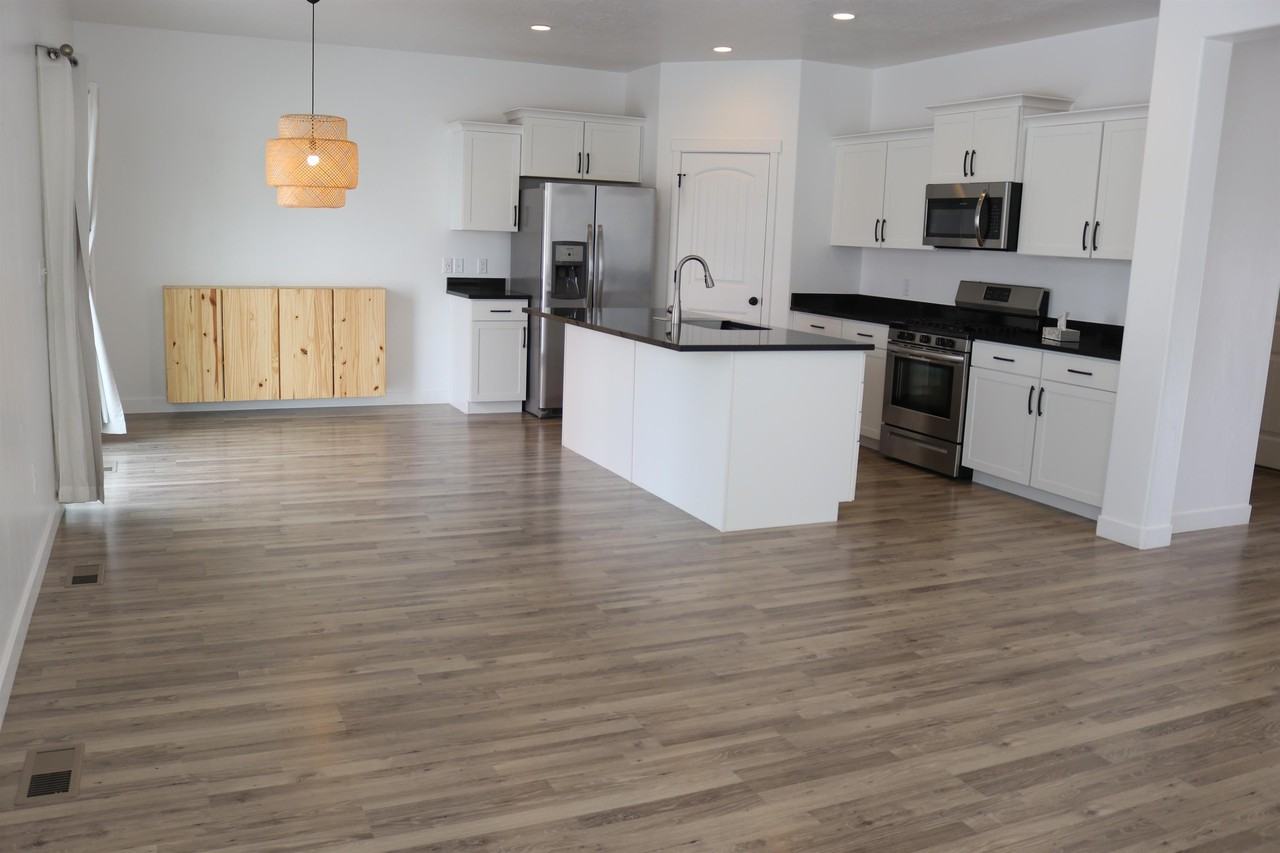 348 E Willowstone Ln #1 - Photo 2 of 48