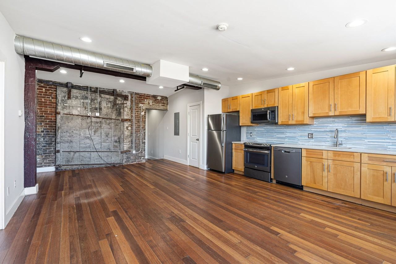 3421 Richmond St #210 - Photo 3 of 15