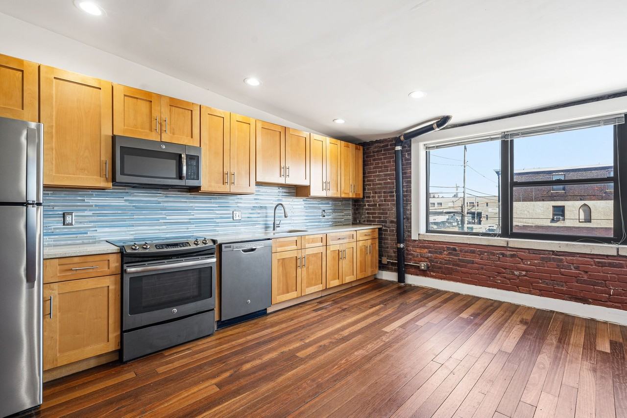 3421 Richmond St #210 - Photo 4 of 15