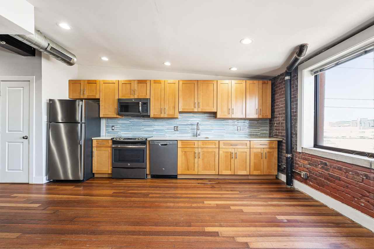 3421 Richmond St #210 - Photo 5 of 15