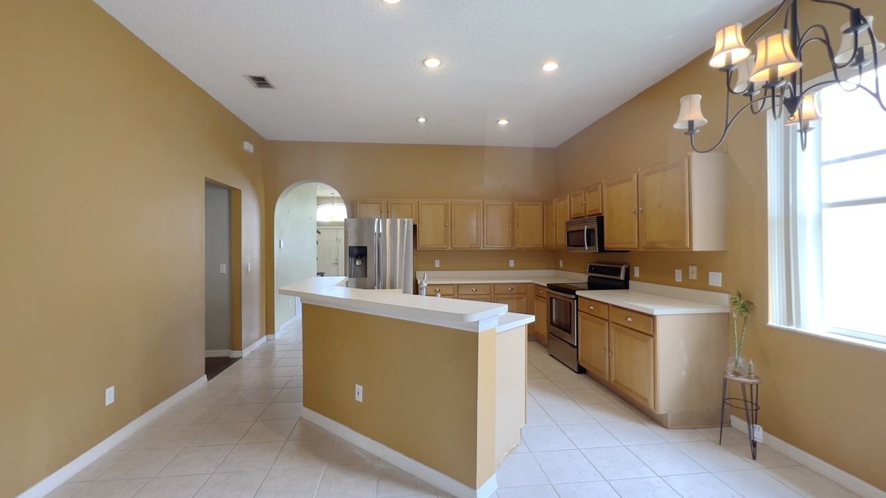 3479 Foxcroft Cir #2 - Photo 4 of 10
