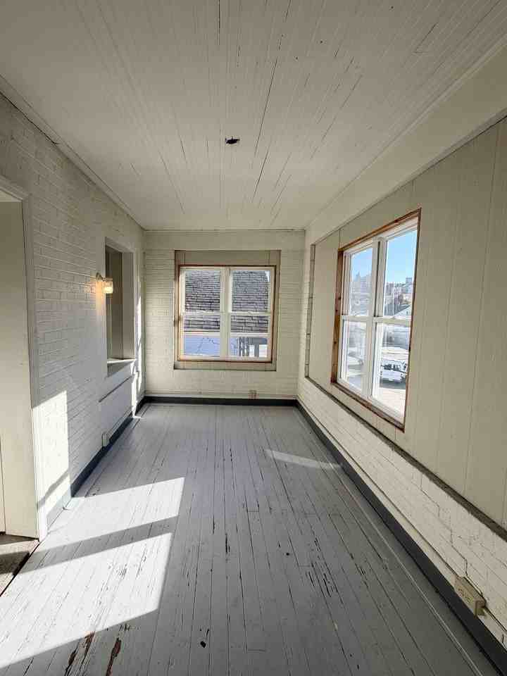 215 W 2nd St #3 - Photo 6 of 15