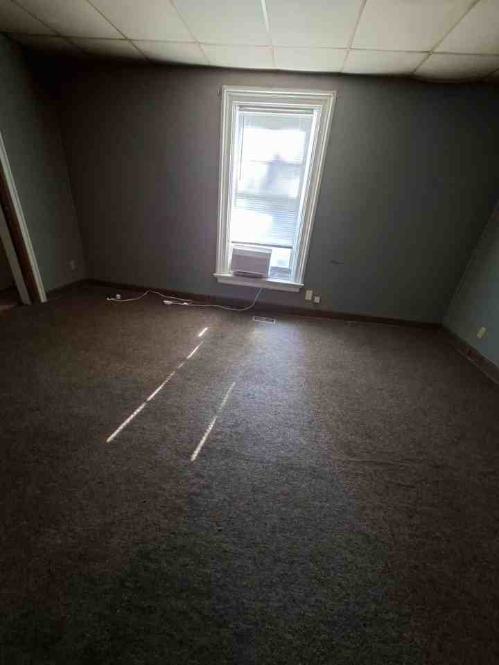 1195 Sw Fillmore St #3 - Photo 2 of 6