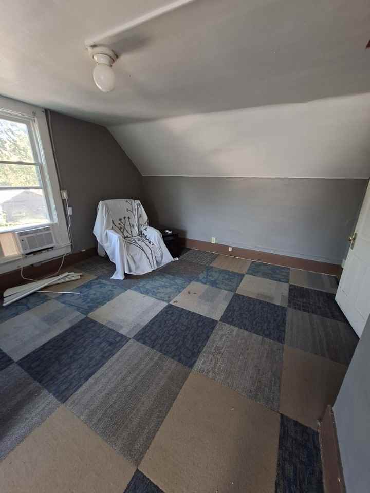 1195 Sw Fillmore St #3 - Photo 5 of 6