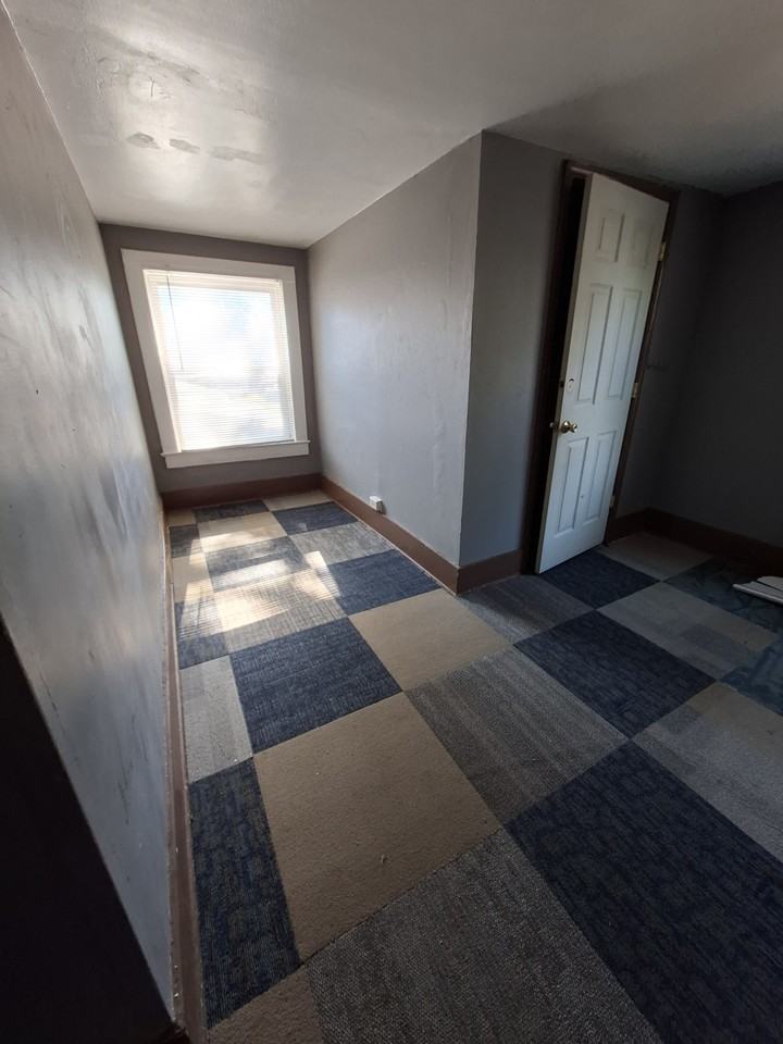 1195 Sw Fillmore St #3 - Photo 6 of 6