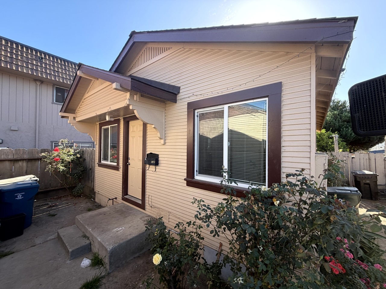 906 Del Monte Avenue - 1Apt B #1 - Photo 2 of 20