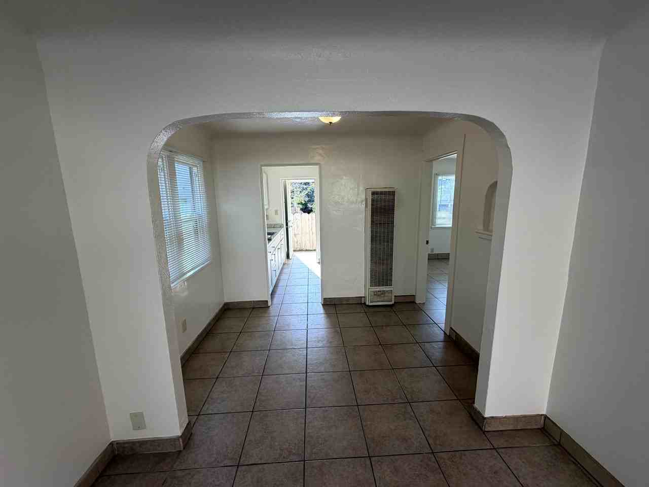 906 Del Monte Avenue - 1Apt B #1 - Photo 5 of 20