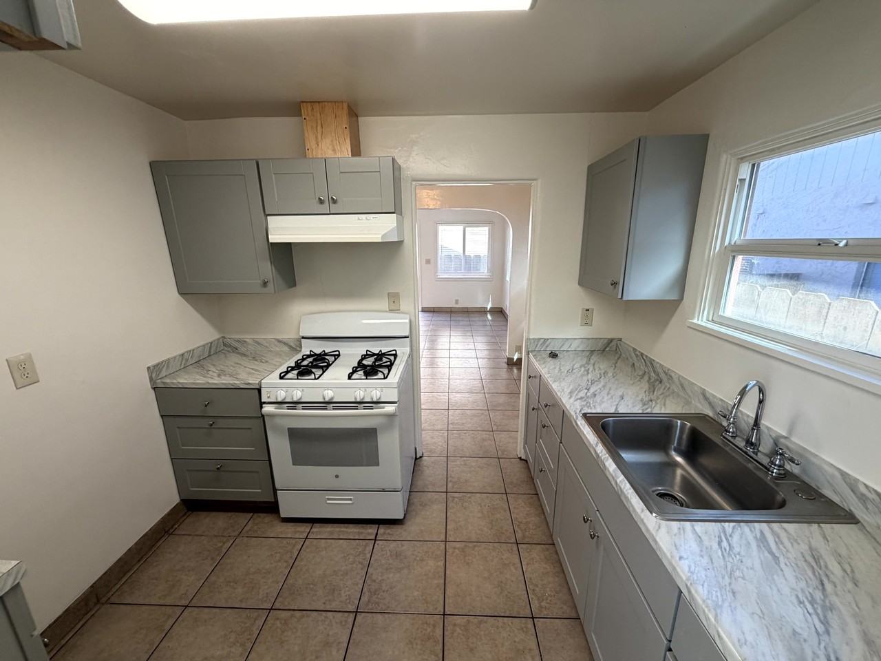 906 Del Monte Avenue - 1Apt B #1 - Photo 6 of 20