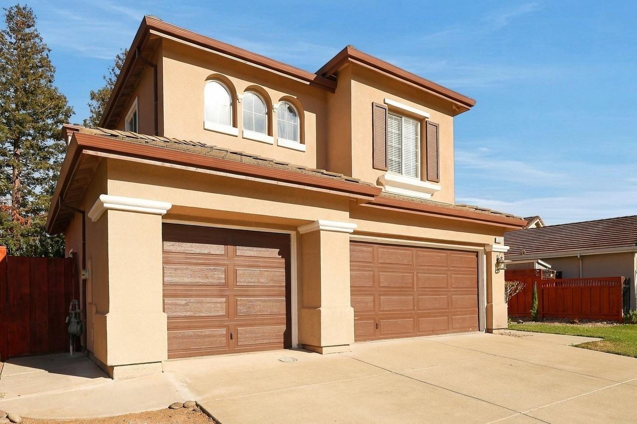 1509 Eagles Nest Ln #1 - Photo 3 of 38