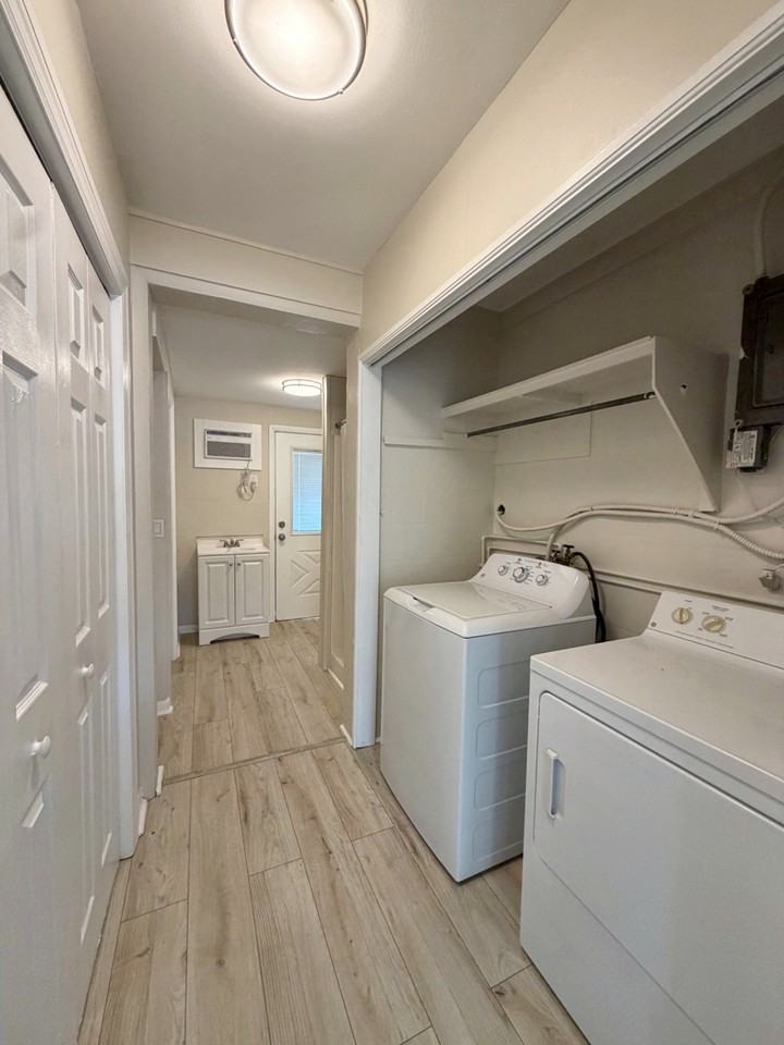 3705 W Gray St #1 - Photo 5 of 12