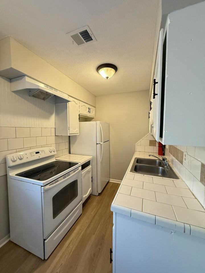 1690 Hofheinz Street, Unit A2 - Photo 4 of 7