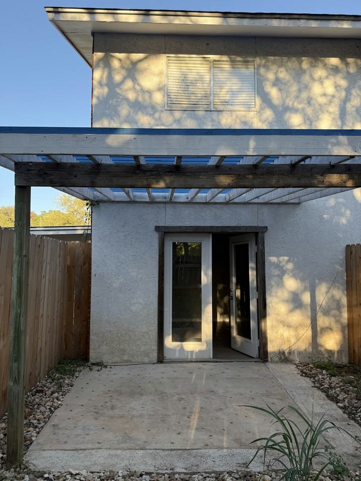 1690 Hofheinz Street, Unit A2 - Photo 5 of 7