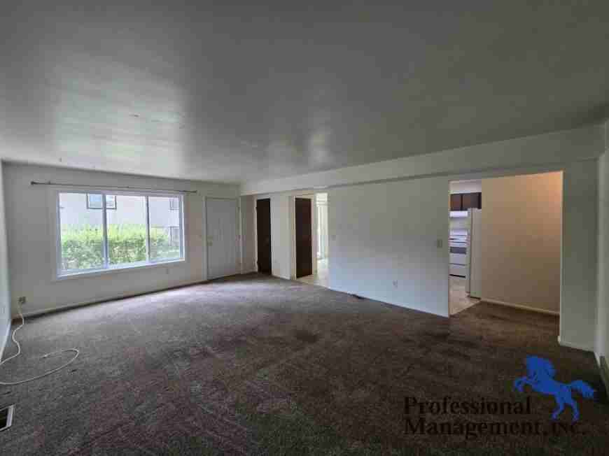 421 Lordwith Dr - Photo 2 of 9