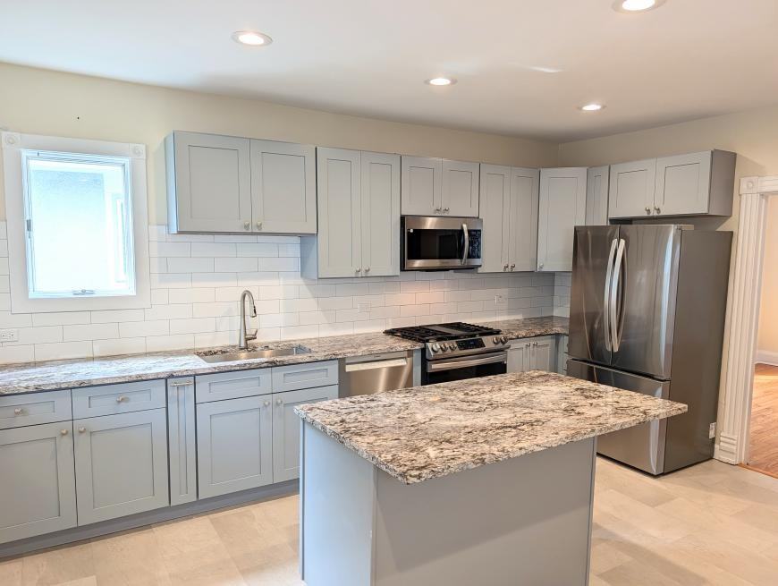 1019 Sherman Ave - Photo 4 of 10
