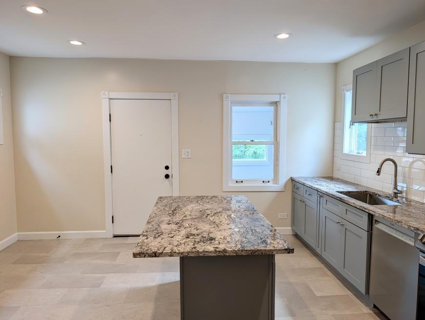 1019 Sherman Ave - Photo 5 of 10