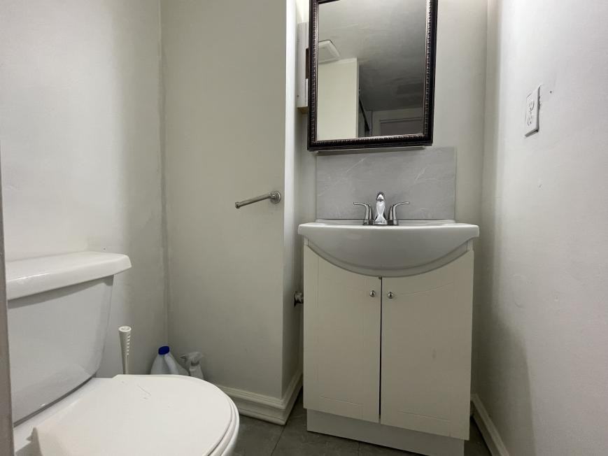 2412 East 28th Ave - Photo 7 of 8