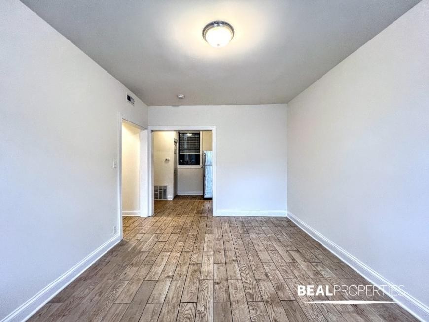 3902 N Janssen Ave - Photo 3 of 10