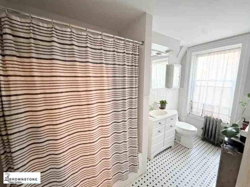 187A 6th Ave - Photo 2 of 4