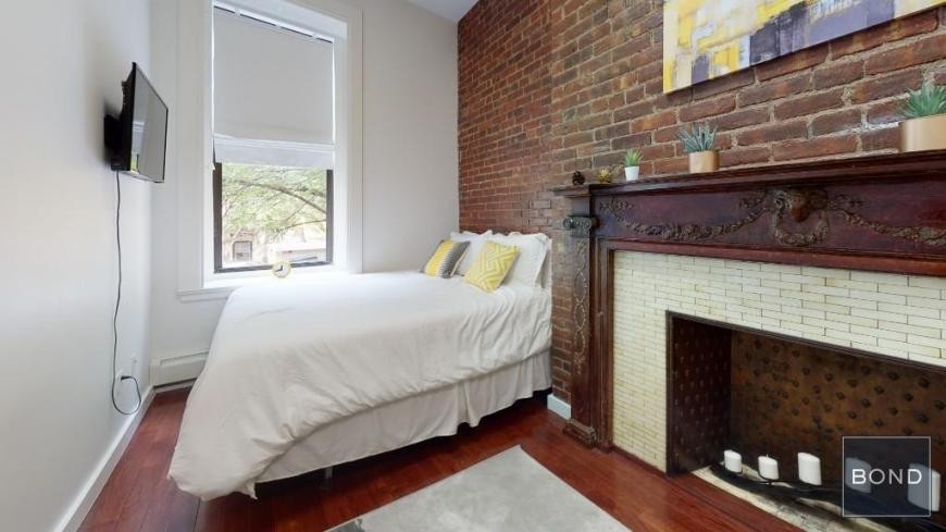 210 W 138th St - Photo 5 of 9
