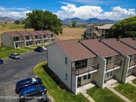 featured image of 998 Wamsley Way