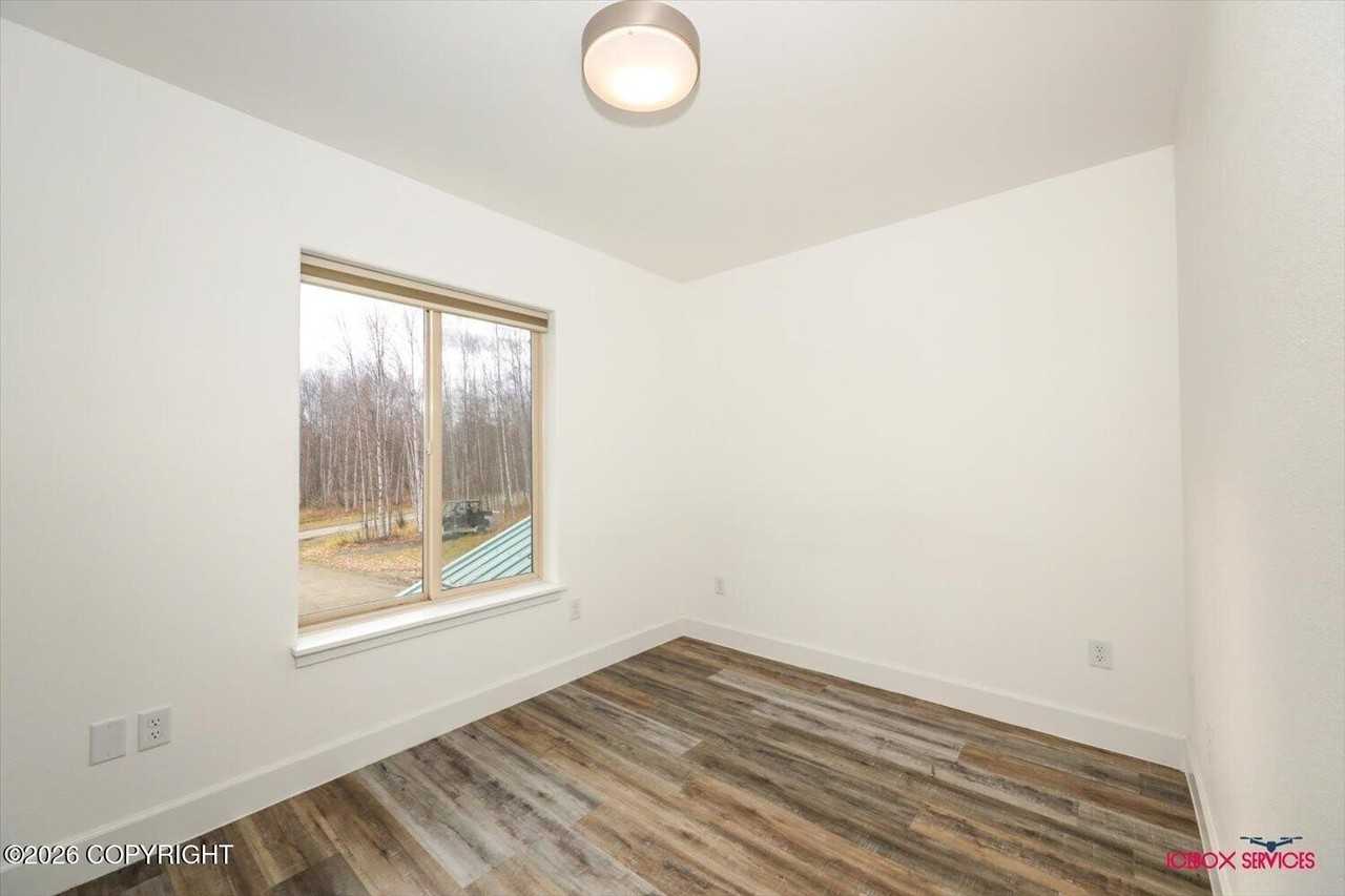 706 E Mckenzy Menard Cir - Photo 5 of 34