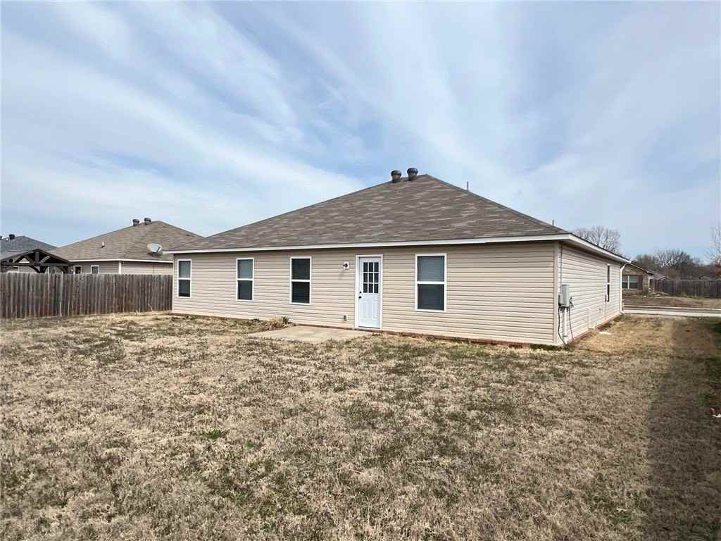 1229 S Apollo Dr - Photo 3 of 20