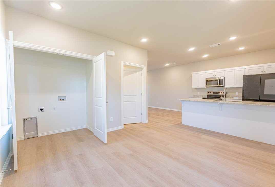 1603 Sw Casuarina Dr #1 - Photo 5 of 28