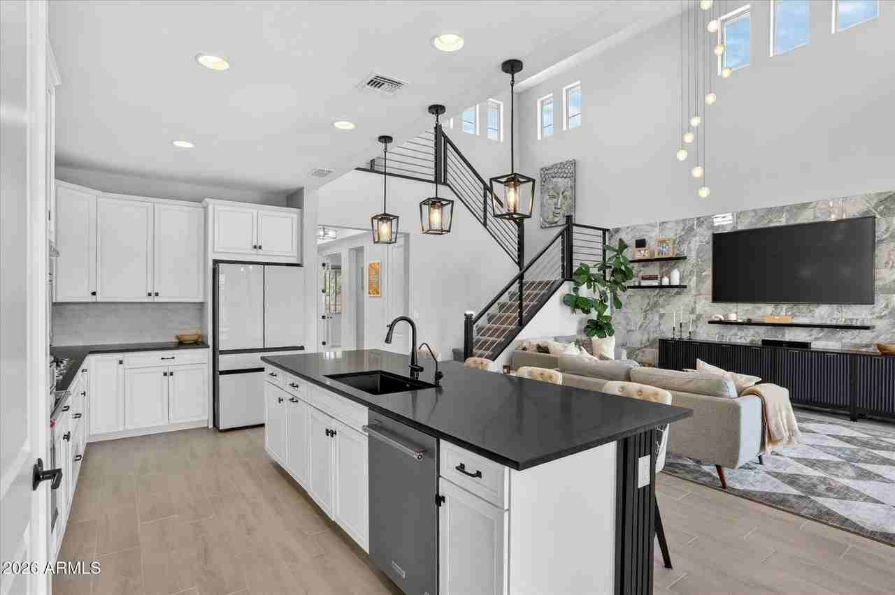 21627 N 59th Way - Photo 4 of 12